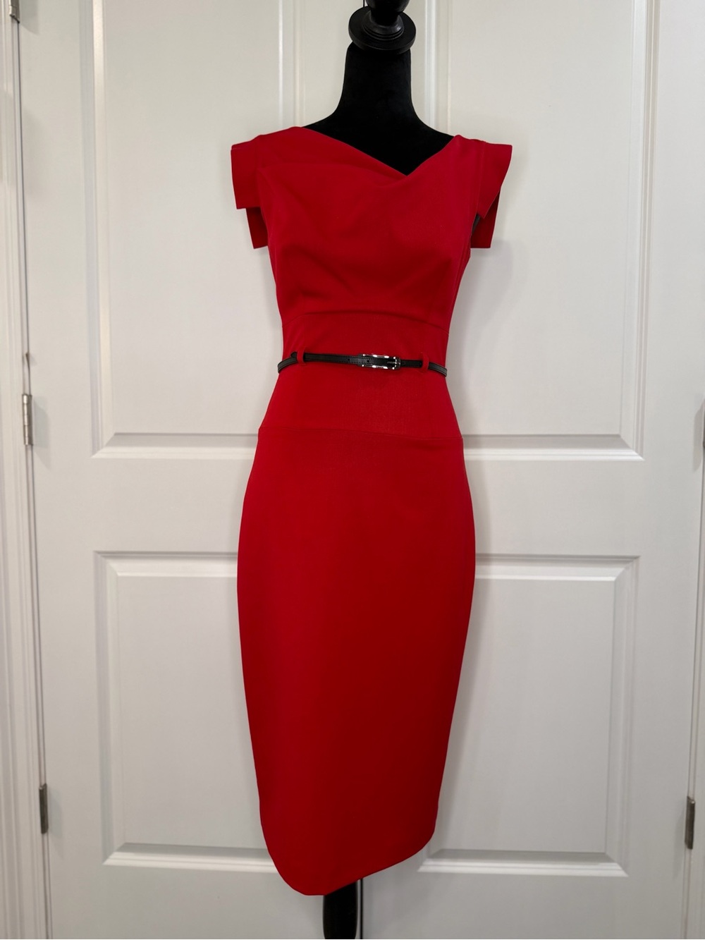 Black Halo Red Midi Sheath Dress with Slim Black Belt Size 2